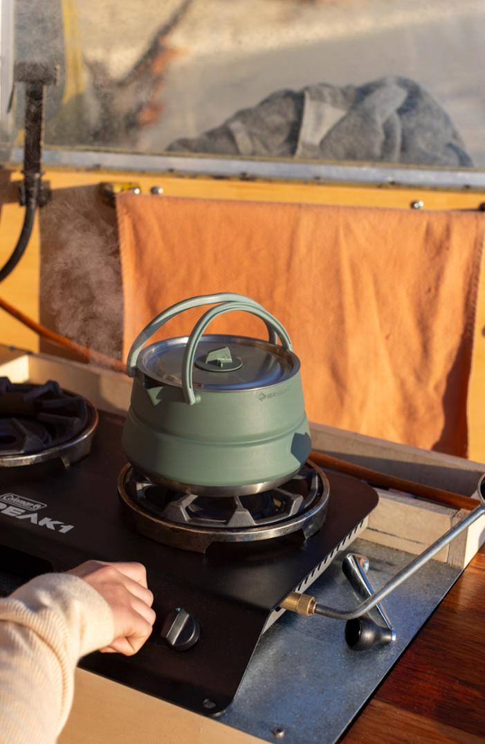 Location Image for Detour Stainless-Steel Collapsible Kettle - 1.6 Liters