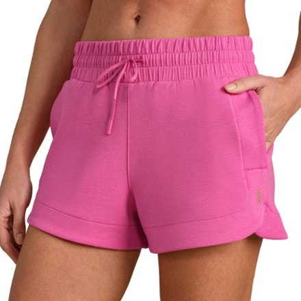 RHONE DreamGlow Shorts - Women's 1