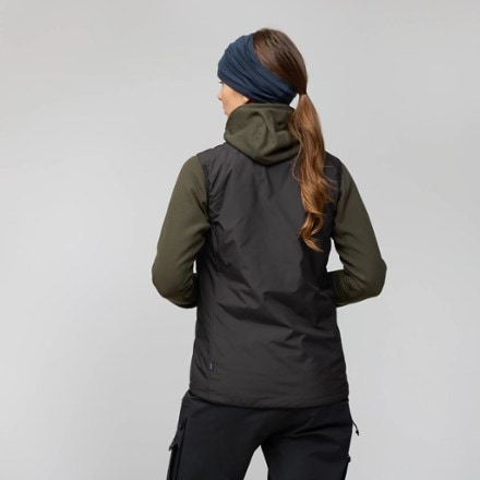Fjallraven Bergtagen 60 Insulated Vest - Women's 2