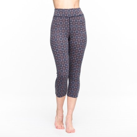 Kari Traa Rose Light Capri Base Layer Pants - Women's 1