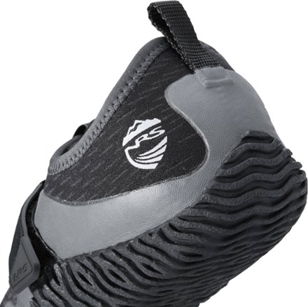 NRS Kicker Wetshoes - Men's 8