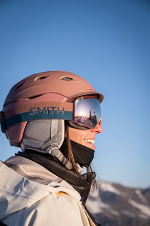 Location Image for Vantage Mips Snow Helmet - Women's