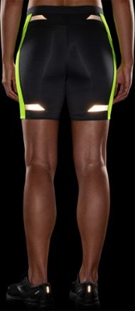 Brooks Run Visible 6" Short Tights - Women's 7