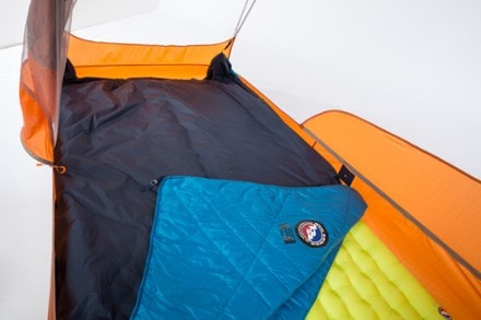 Big Agnes Insulated Tent Comforter - 90 x 90 in. Tent and accessories not included.
