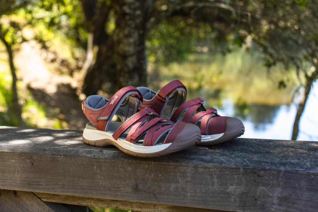 Location Image for Grandview Max Sandals - Women's