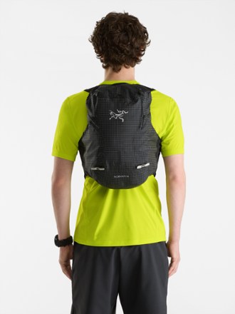 Norvan 14 sales hydration vest