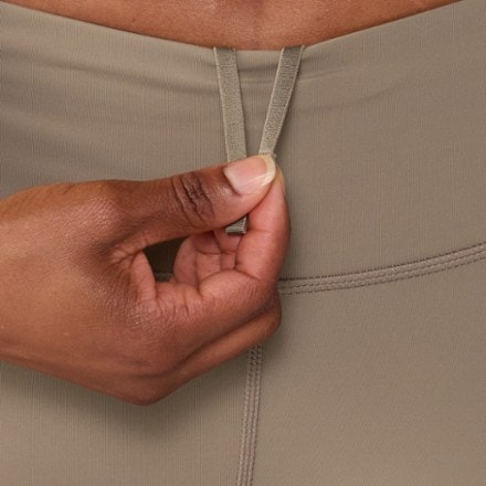 Janji Pace 5" Shorts - Women's 7
