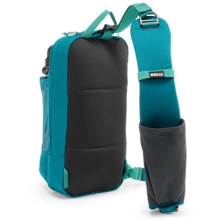 REI Co-op Trailmade Hydration Sling 1