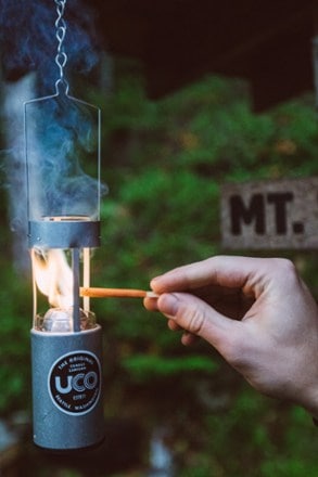 UCO Stormproof Matches - Package of 2 In use (None)