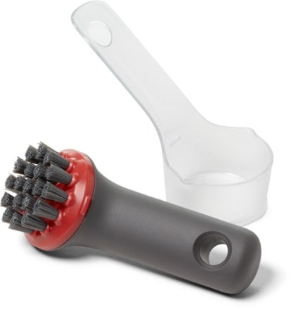OXO Outdoor Heavy-Duty Brush with Cover 4