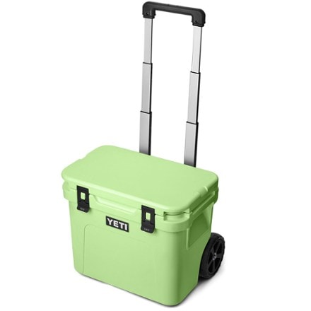 YETI Roadie 32 Wheeled Cooler 0