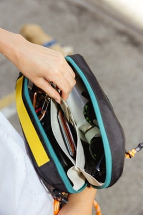 Nomadix Traveler Tech Sling Bag 10