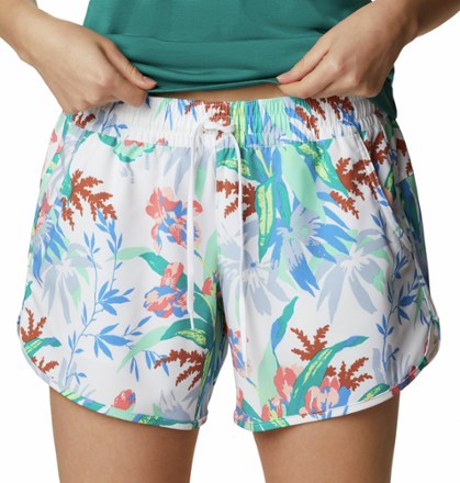 Columbia Bogata Bay Stretch Print Shorts - Women's 3