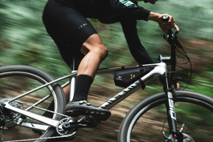 Apidura Backcountry Frame Pack - 1 L 6