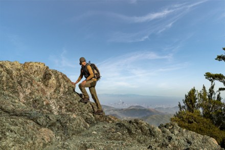 Location Image for Instinct Crossover AMOLED