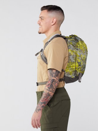 REI Co-op Flash 18 Print Pack 2