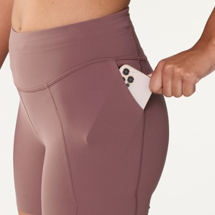 Janji Pace 5" Shorts - Women's 5