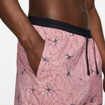 Nike Stride Dye 7" Shorts - Men's 4