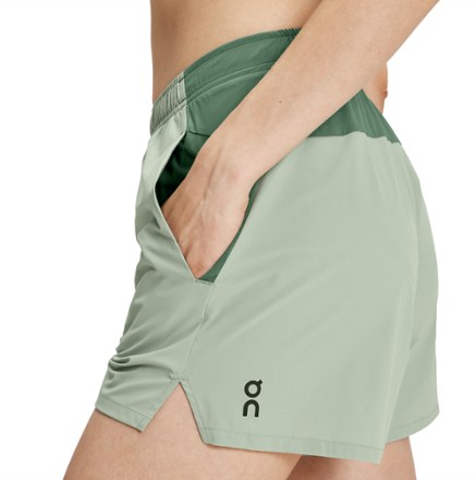 On Essential Shorts - Women's 5