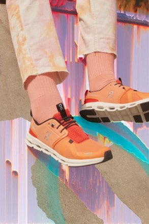 Location Image of color Orange/Red