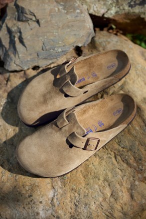 Location Image for Boston Soft Footbed Clogs - Women's