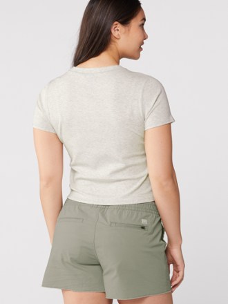 Vuori Mudra Fitted T-Shirt - Women's 2