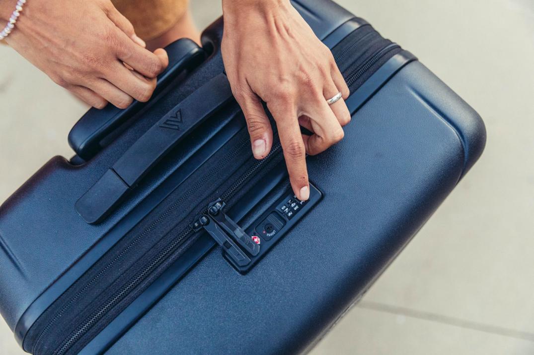 Location Image for Quadro Hardcase 28" Wheeled Luggage