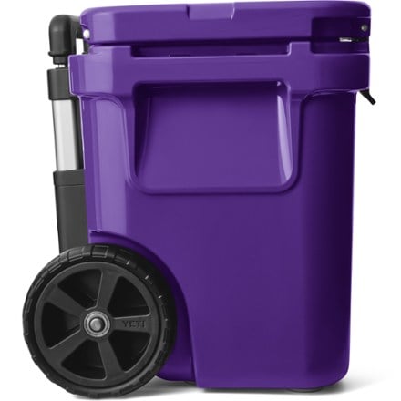 YETI Roadie 32 Wheeled Cooler 3