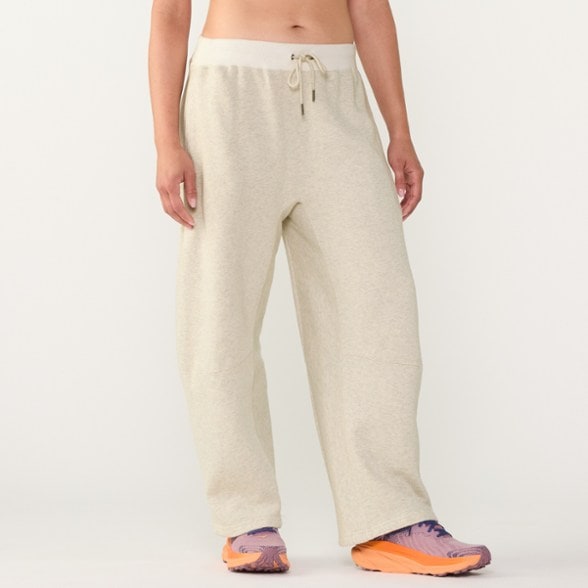 Model info: Height: 5' 7" | Waist: 27 | Wearing size: M