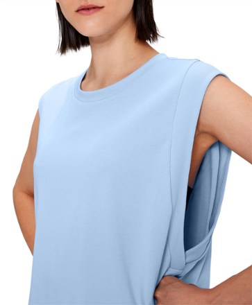 On Focus Crop Top - Women's 5