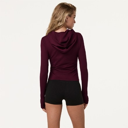 Vuori Halo Fitted Long-Sleeve Hoodie - Women's 1