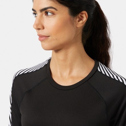 Helly Hansen LIFA ACTIVE Stripe Crew Base Layer Top - Women's 5