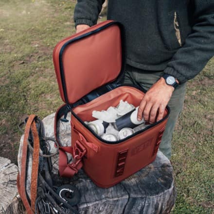 YETI Hopper Flip 12 Soft Cooler 6