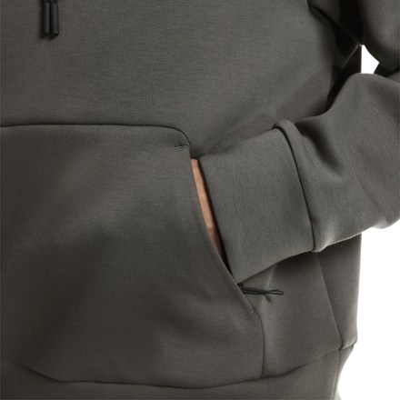 On Focus Tech Hoodie - Men's 8