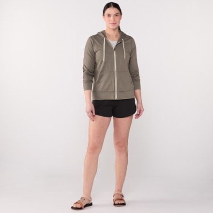Vuori Halo Performance Hoodie 2.0 - Women's 3