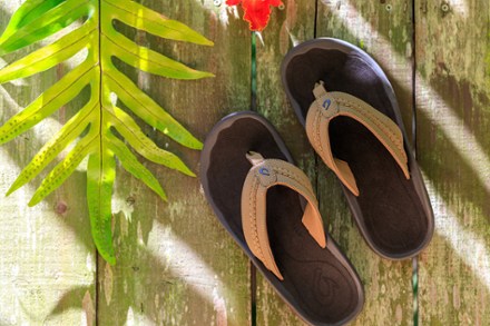 OluKai Hokua Flip-Flops - Men display picture 3
