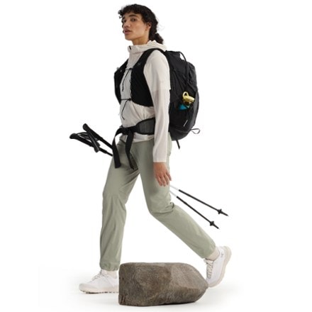 Arc'teryx Sima Quarter-Zip Pullover Hoody - Women's 3