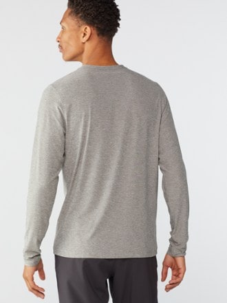 Vuori Long-Sleeve Strato Tech T-Shirt - Men's 2