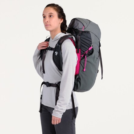 NEMO Resolve 35 L Endless Promise Technical Active Pack - Women's 8