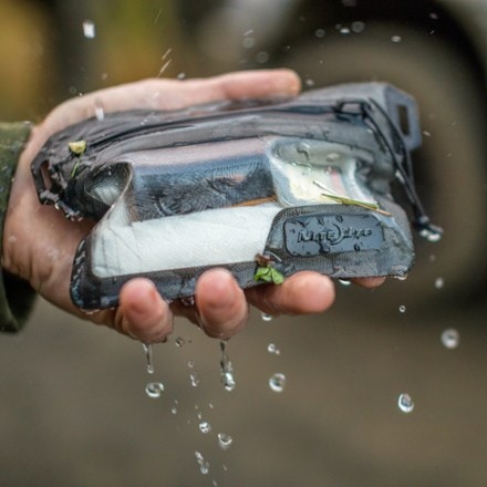 Nite Ize RunOff Waterproof Wallet 4