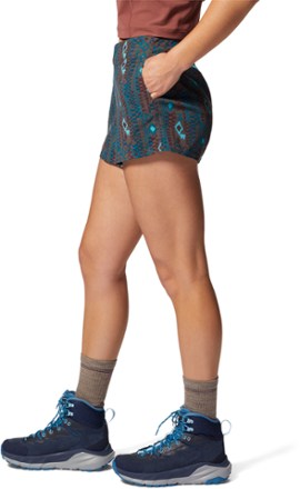 Mountain Hardwear Dynama Pull-On Shorts - Women's 7