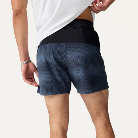 Brooks Journey 5" Shorts - Men's 1
