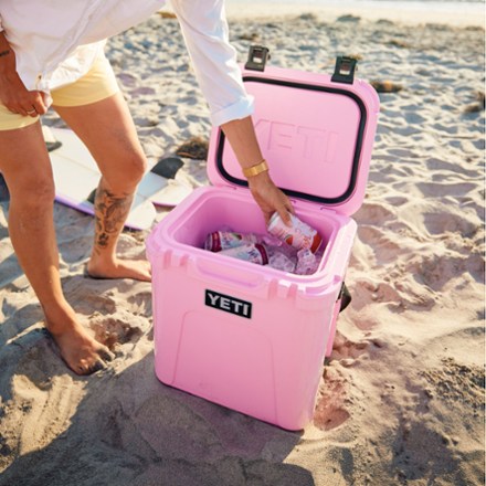 YETI Roadie 24 Cooler 7