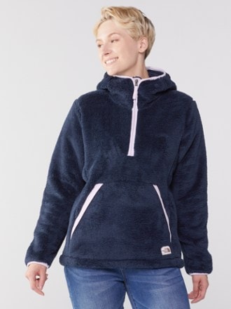 The North Face Campshire Fleece Pullover Hoodie 2.0 - Women's 1