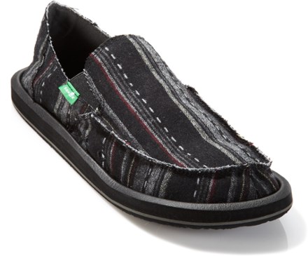 sanuk slip ons mens