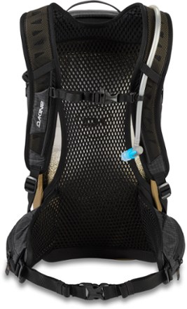 DAKINE Seeker 18L Hydration Pack 1