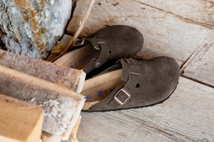 Location Image for Boston Soft Footbed Clogs - Women's