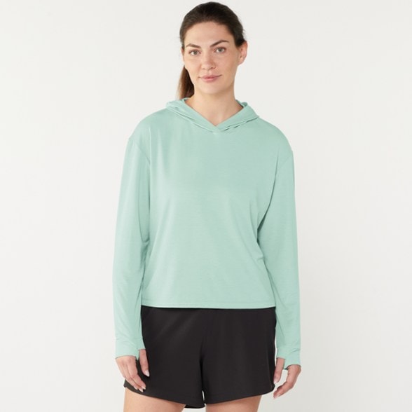 Model info: Height: 5' 10.5" | Chest: 32" | Waist: 27" | Wearing size: M