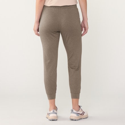 Vuori Performance Joggers - Women's 2