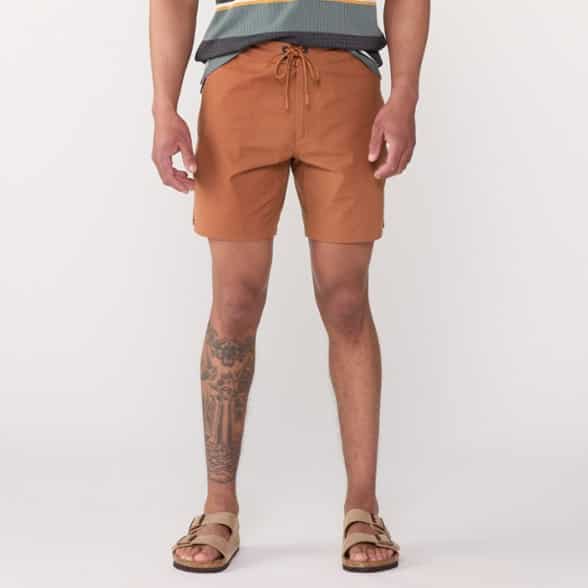 Model info: Height: 6' 0" | Waist: 32" | Inseam: 34" | Wearing size: 32 IN Waist